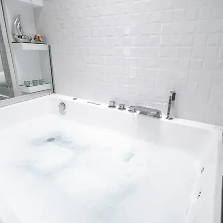 Gold Horizon Luxury 아파트 네르하